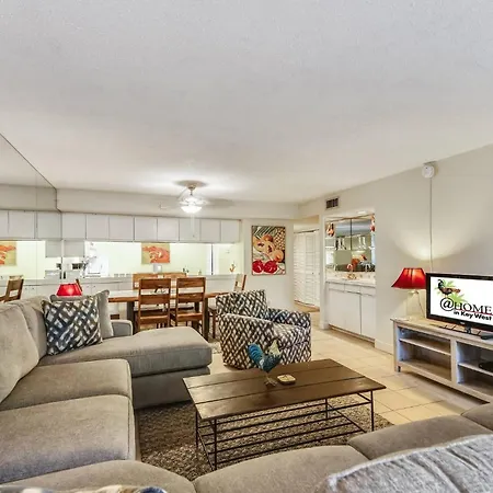 Papaya Place By Avantstay Great Location W Balcony Outdoor Dining Shared Pool Hot Tub Key West Exterior photo